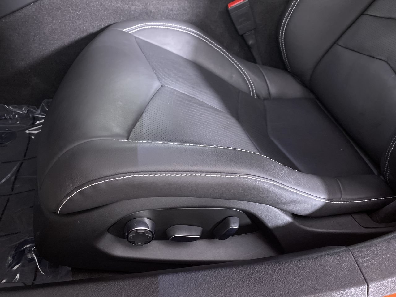 Used 2026 Chevrolet Corvette Stingray Preferred Cpe w/ Stealth Interior Trim Package RWD image 10