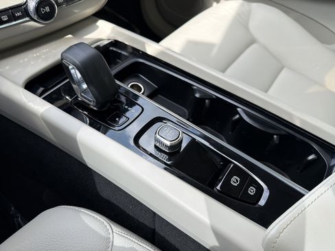 Used 2023 Volvo XC60 B5 Core w/ Climate Package FWD image 26