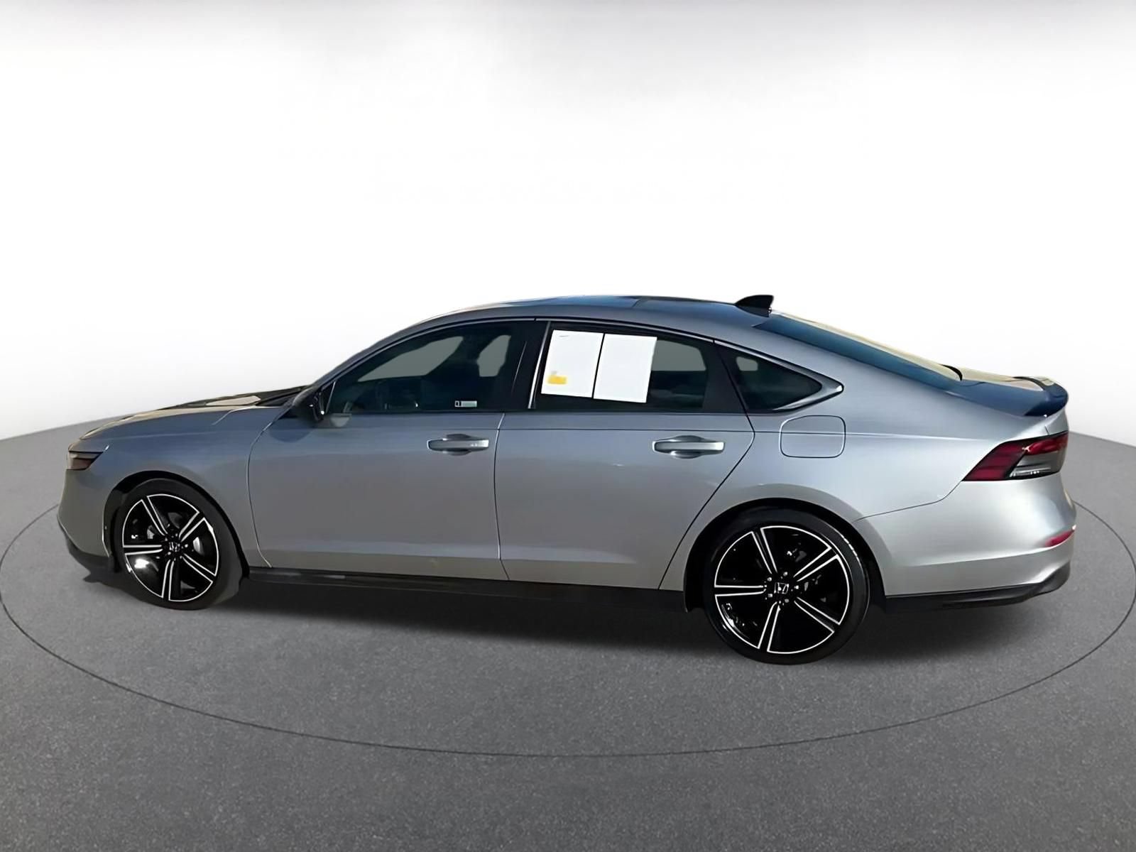 Used 2023 Honda Accord Sport image 9