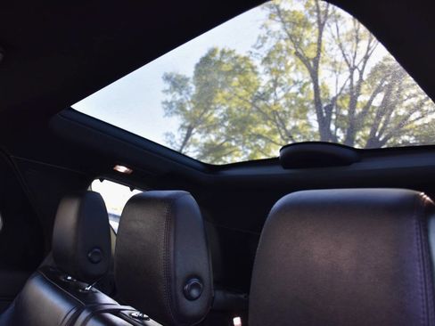 Used 2019 Land Rover Discovery SE image 27