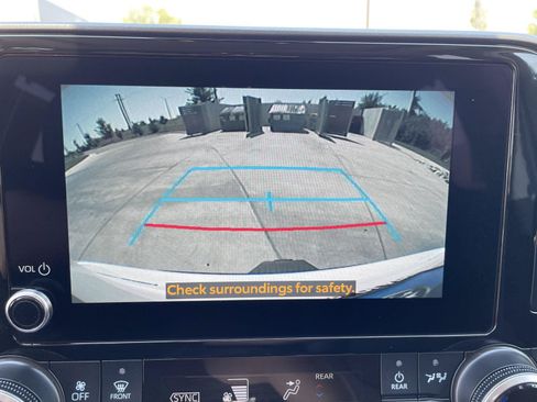 Used 2025 Toyota Highlander XLE AWD/4WD image 29