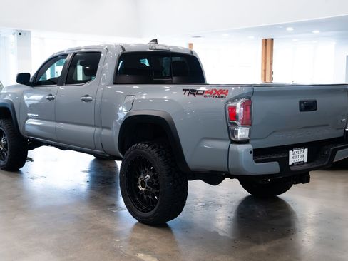Used 2021 Toyota Tacoma TRD Off-Road image 4