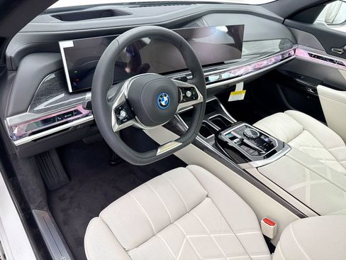 Used 2026 BMW i7 eDrive50 RWD image 9