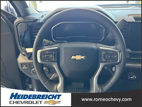 Used 2024 Chevrolet Silverado 1500 LT AWD/4WD image 18