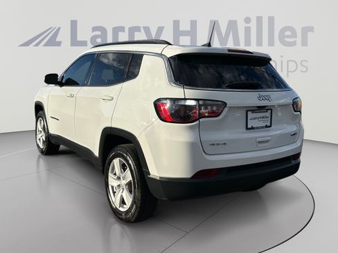 Used 2022 Jeep Compass Latitude AWD/4WD image 3