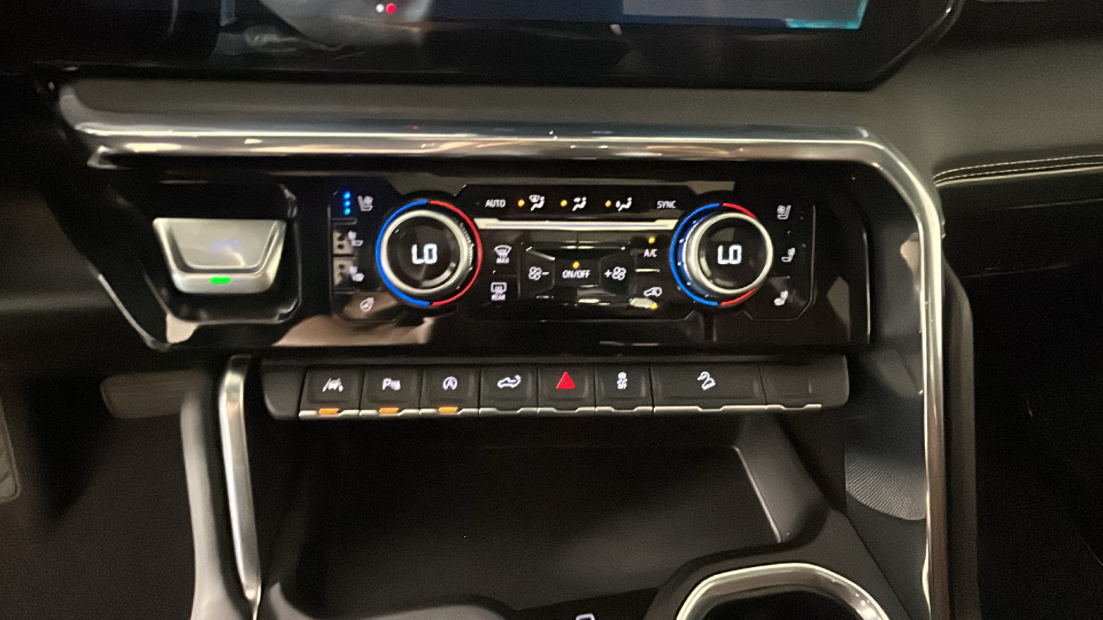 Used 2025 GMC Sierra 1500 Denali Ultimate AWD/4WD image 27