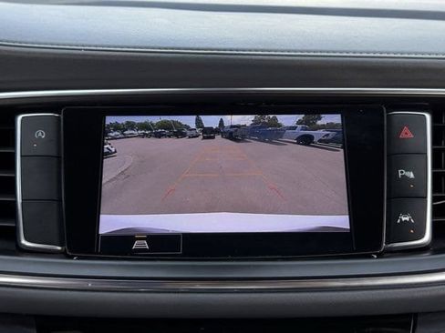 Used 2022 Buick Enclave Essence FWD image 18