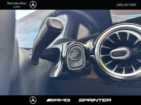 Used 2021 Mercedes-Benz GLA 250 4MATIC image 34