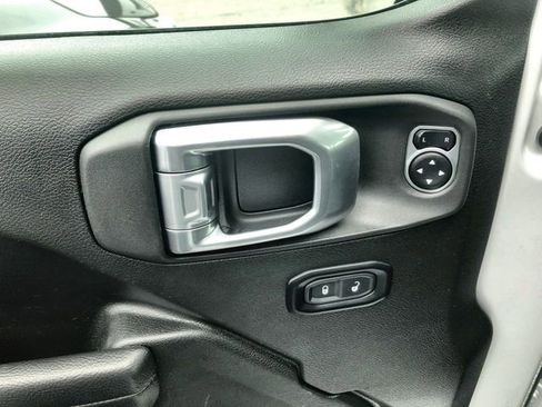 Used 2025 Jeep Wrangler Unlimited Sport AWD/4WD image 13