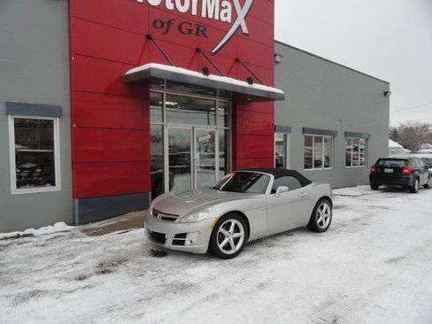 Used 2008 Saturn Sky image 1