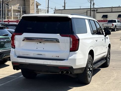Used 2023 GMC Yukon XL AT4 w/ Technology Package AWD/4WD image 4