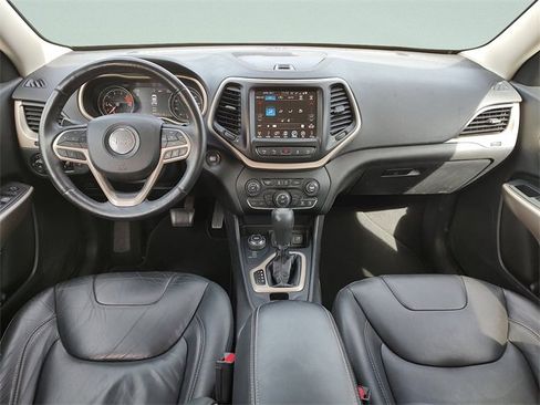 Certified 2018 Jeep Cherokee Limited w/ Technology Group image 9