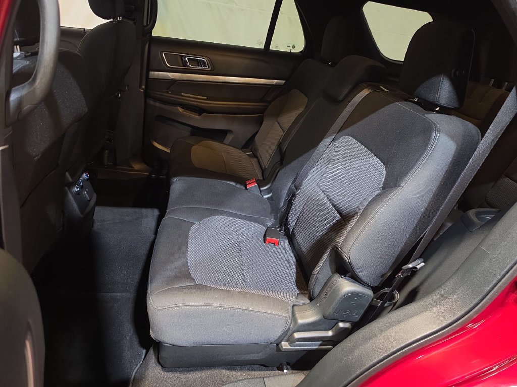 Used 2019 Ford Explorer XLT w/ Equipment Group 201A AWD/4WD image 24