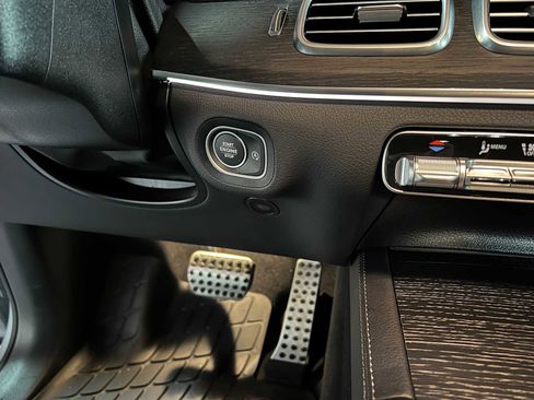 Certified 2025 Mercedes-Benz GLS 450 4MATIC image 32