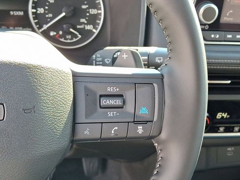 Certified 2025 Nissan Rogue SV image 22