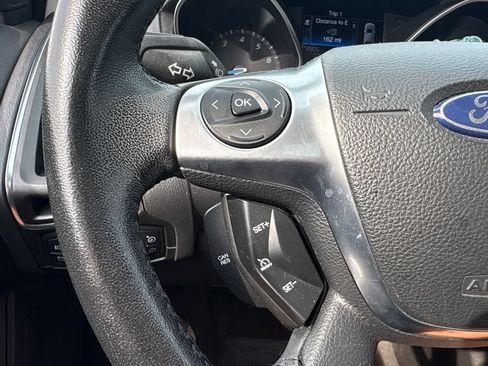 Used 2013 Ford Focus Titanium FWD image 21