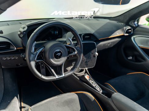 Used 2025 McLaren Artura Spider image 28