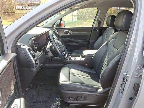 Used 2022 Kia Sorento S image 14