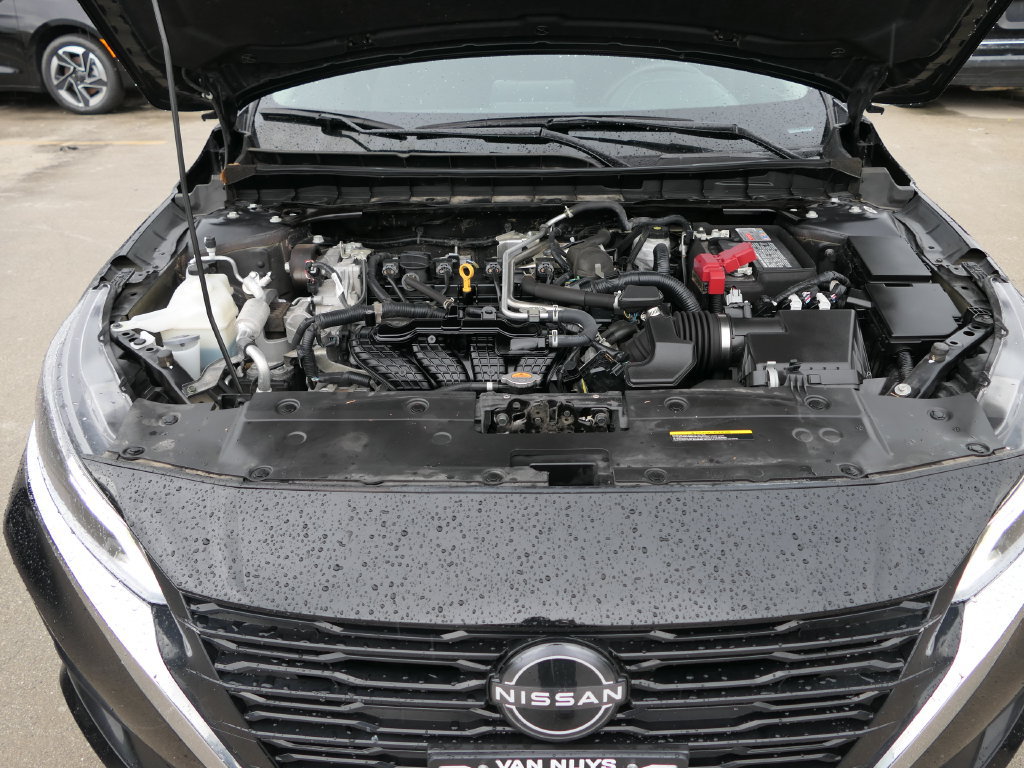 Used 2024 Nissan Altima 2.5 SV FWD image 24