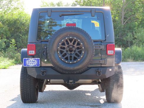 Used 2017 Jeep Wrangler Sport w/ Quick Order Package 24S AWD/4WD image 14