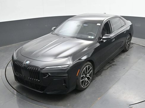 Used 2024 BMW 760i xDrive w/ Executive Package AWD/4WD image 34
