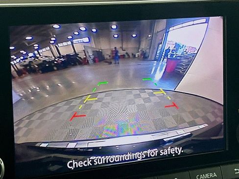 Used 2023 Nissan Rogue SV image 15