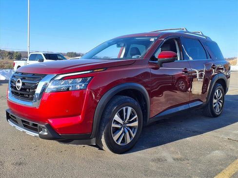 Used 2023 Nissan Pathfinder SL image 5