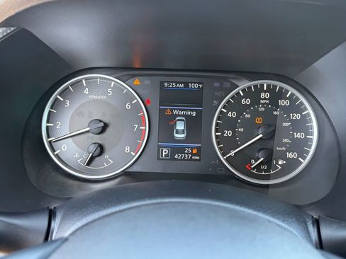 Used 2025 Nissan Sentra S FWD image 14