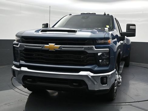 Used 2026 Chevrolet Silverado 3500 LT AWD/4WD image 9