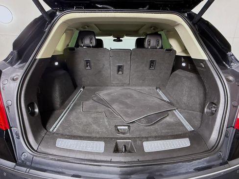 Used 2017 Cadillac XT5 Luxury image 35