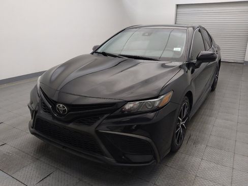 Used 2021 Toyota Camry SE image 15