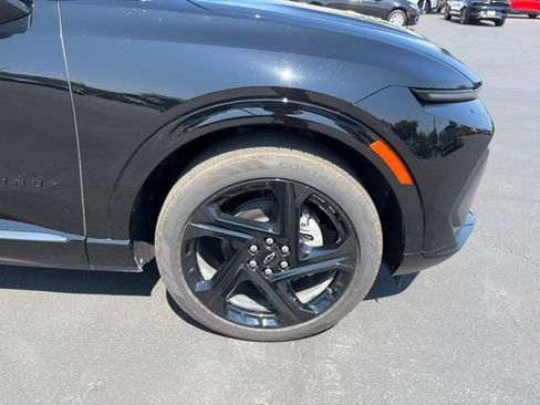 Certified 2025 Chevrolet Equinox EV RS FWD image 12