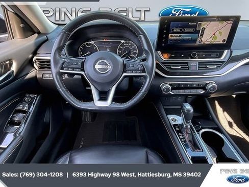 Used 2023 Nissan Altima 2.5 SR w/ SR Premium Package image 5