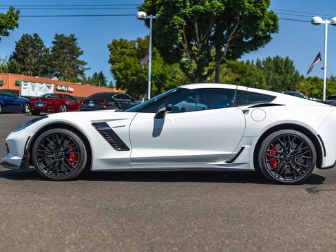Used 2016 Chevrolet Corvette Z06 w/ 3LZ Preferred Equipment Group RWD image 12