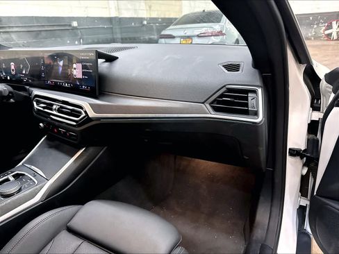 Used 2024 BMW i4 eDrive35 w/ Premium Package RWD image 17