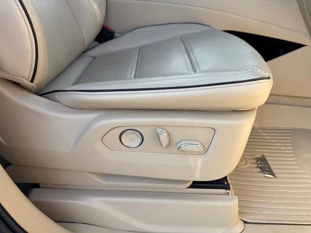 Used 2024 Cadillac Escalade ESV Premium Luxury w/ Performance Package AWD/4WD image 30