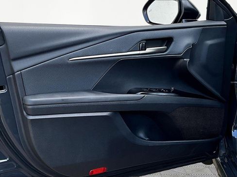 Used 2025 Toyota Camry SE image 19