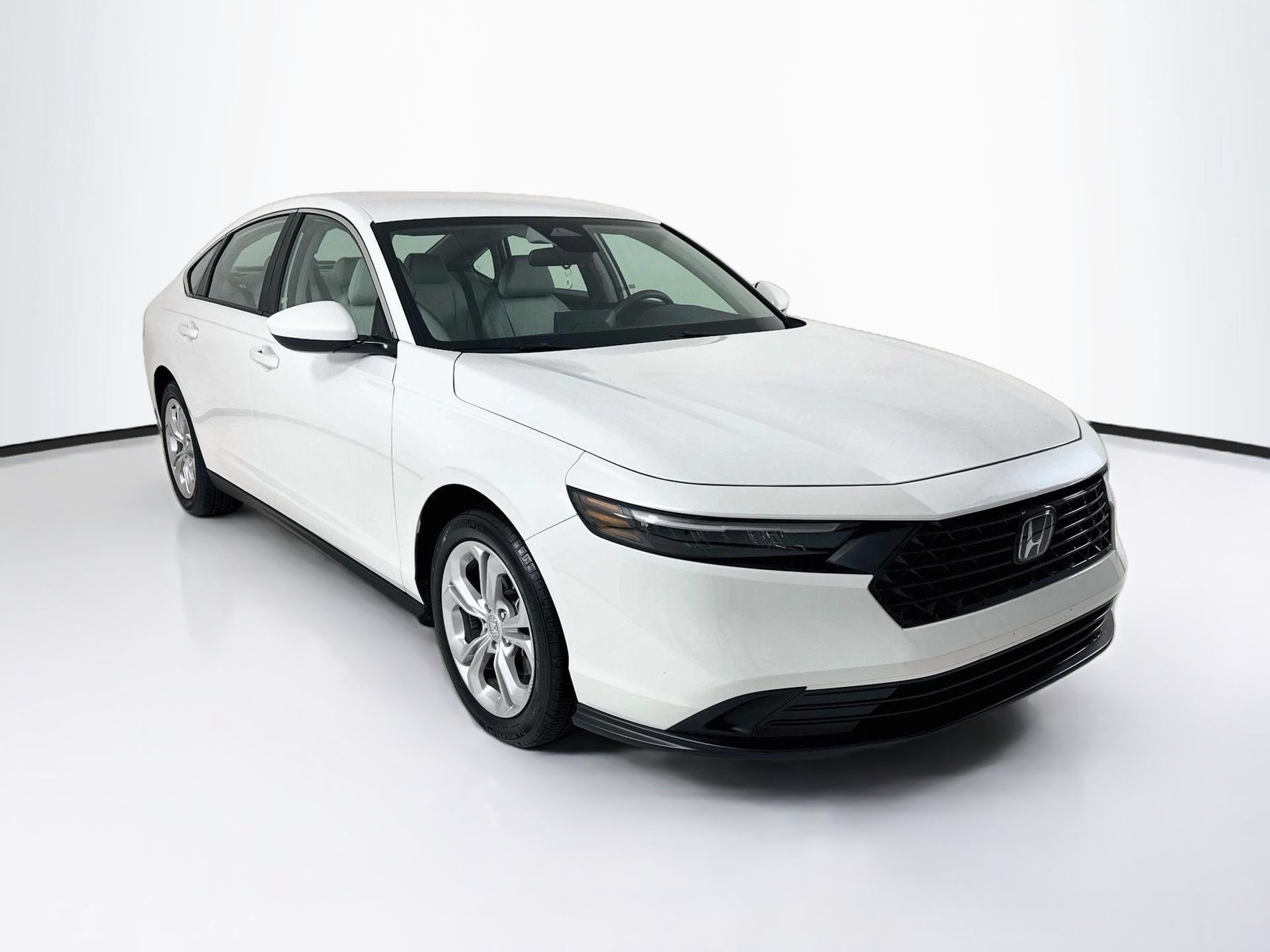 Used 2025 Honda Accord LX image 1