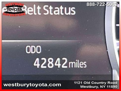 Used 2022 Toyota Highlander XLE AWD/4WD image 32
