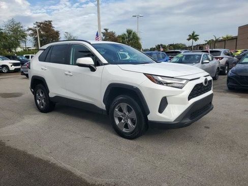 Used 2024 Toyota RAV4 XLE image 3