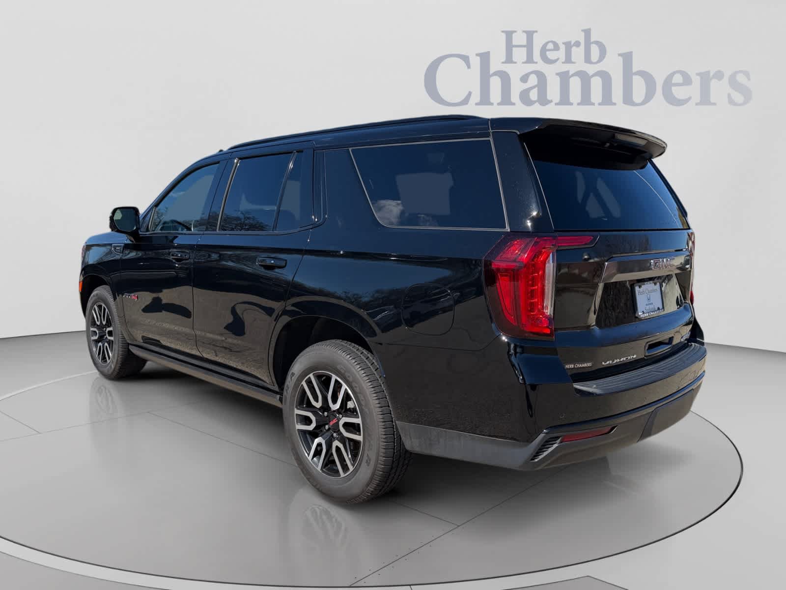 Used 2023 GMC Yukon AT4 w/ AT4 Premium Package AWD/4WD image 13