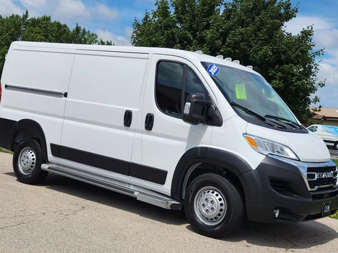 Used 2025 RAM ProMaster 2500 w/ U-Haul Equipment Group FWD image 8