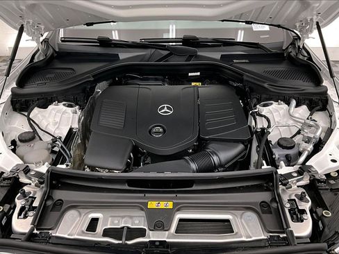 Used 2026 Mercedes-Benz GLC 300 image 9
