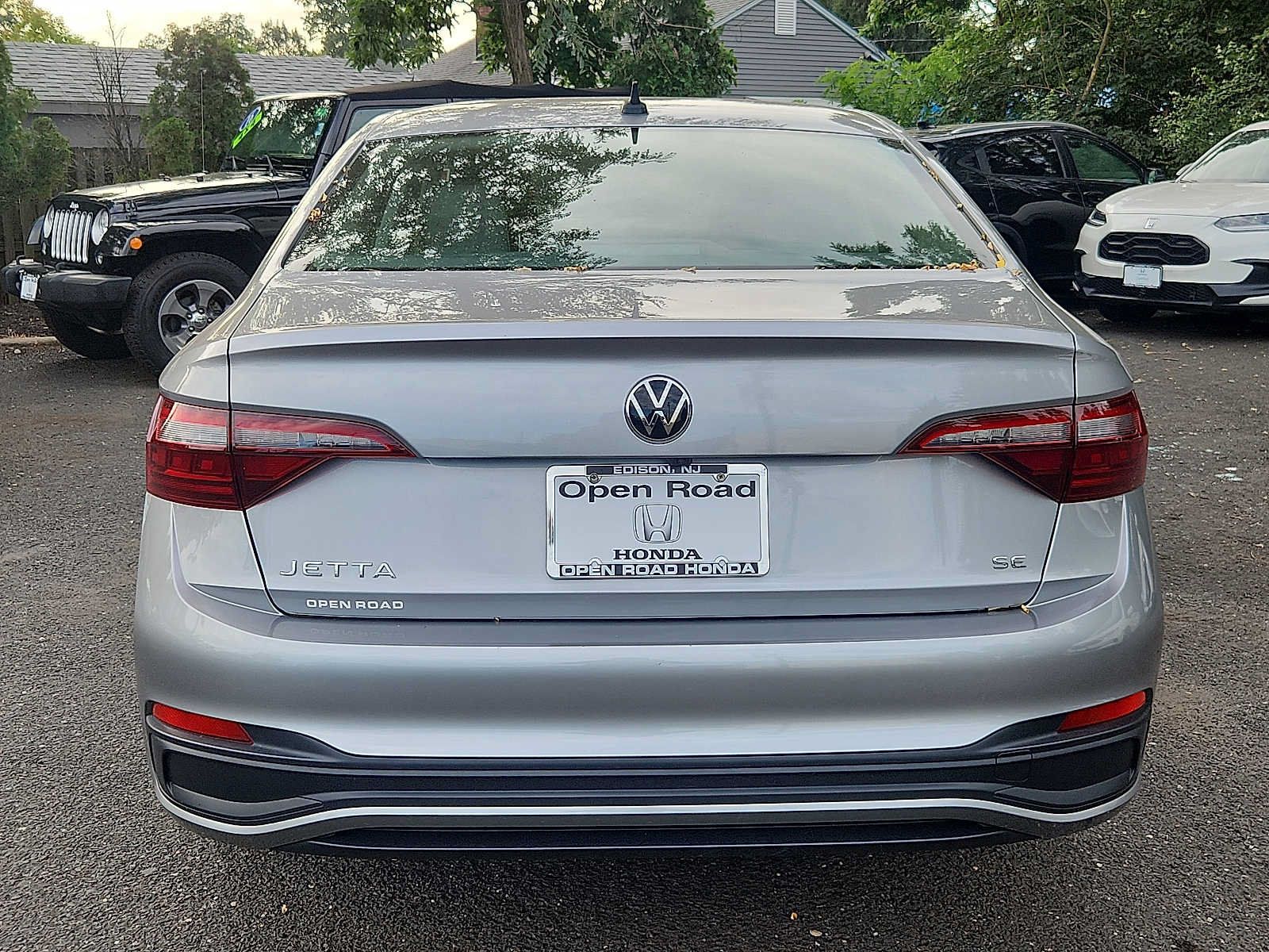Used 2023 Volkswagen Jetta SE FWD image 5