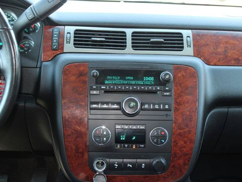 Used 2013 Chevrolet Tahoe LT AWD/4WD image 8