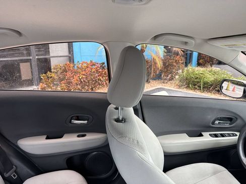 Certified 2021 Honda HR-V LX image 16