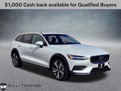 New 2026 Volvo V60 B5 Cross Country Plus w/ Climate Package