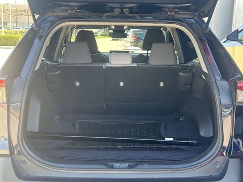 Used 2023 Toyota RAV4 XLE image 28