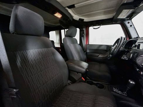 Used 2012 Jeep Wrangler Unlimited Sport AWD/4WD image 33