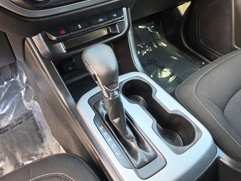 Used 2022 Chevrolet Colorado LT w/ LT Convenience Package image 16